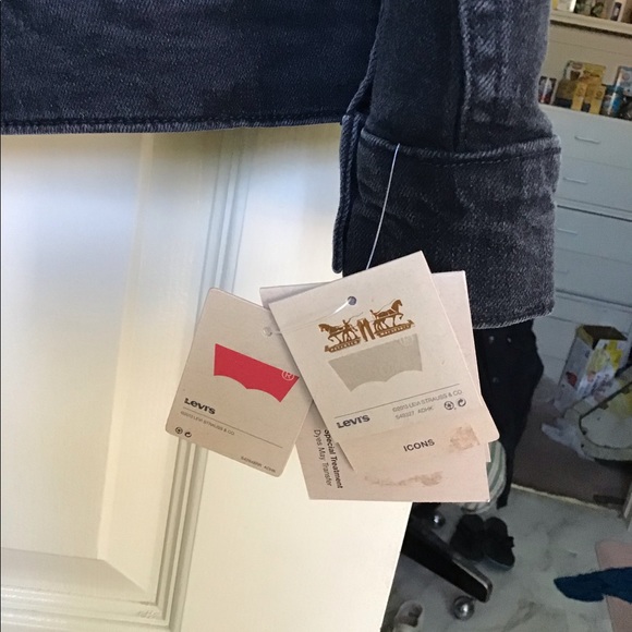 Black Levi jacket. NWT - Picture 2 of 6